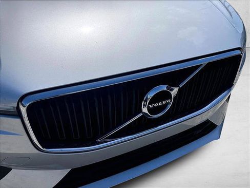 Used 2020 Volvo XC60 T5 Momentum FWD image 30