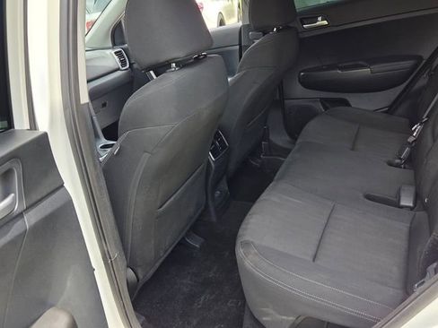Used 2021 Kia Sportage LX FWD image 7