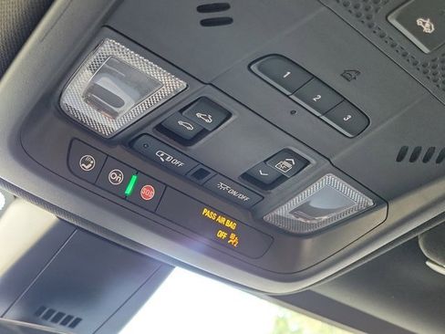 Used 2021 Cadillac XT5 Premium Luxury image 25