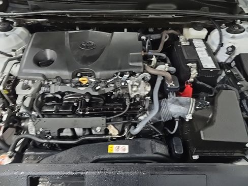 Used 2022 Toyota Camry SE image 12
