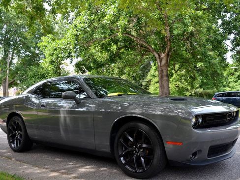 Used 2019 Dodge Challenger SXT w/ Blacktop Package RWD image 5
