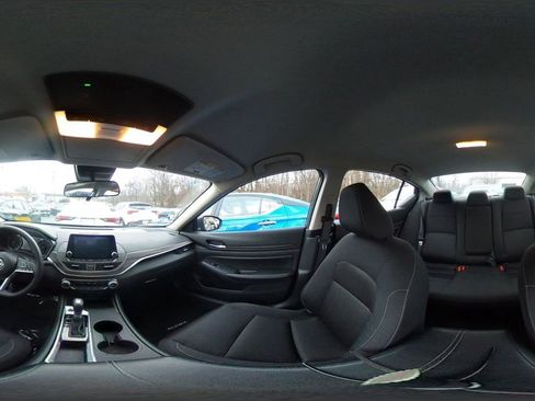 Used 2025 Nissan Altima 2.5 SV image 36