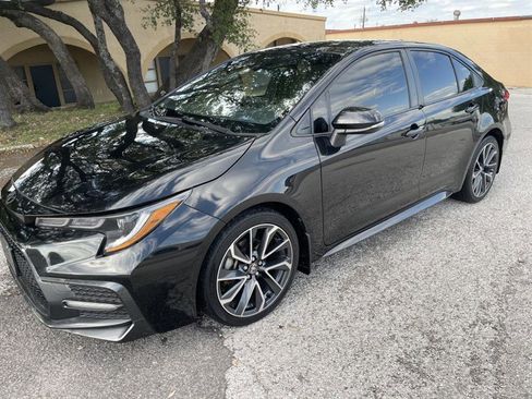 Used 2022 Toyota Corolla SE FWD image 3