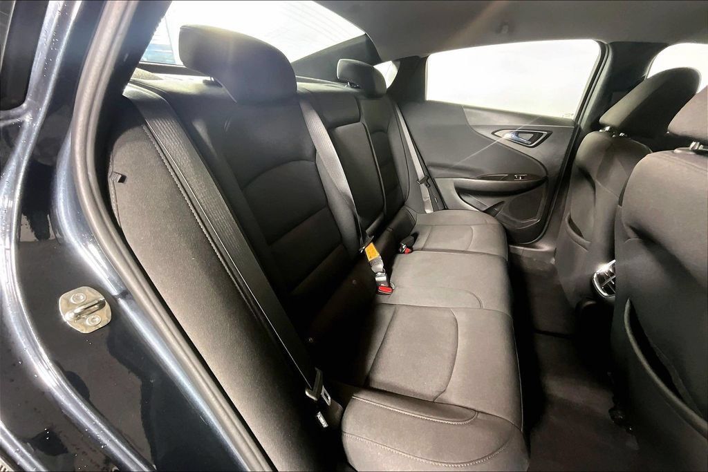 Used 2021 Chevrolet Malibu LT FWD image 23
