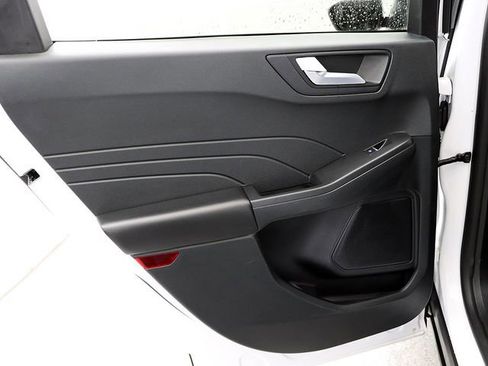 Used 2021 Ford Escape SE image 23