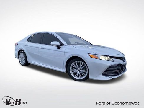 Used 2018 Toyota Camry XLE image 1