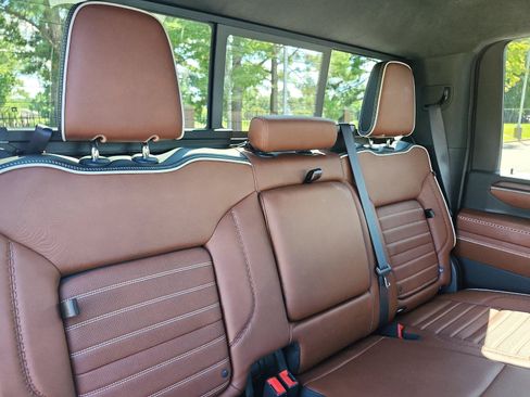 Used 2024 GMC Sierra 2500 Denali Ultimate AWD/4WD image 13