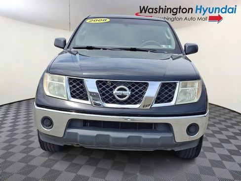 Used 2008 Nissan Frontier SE w/ SE Value Truck Pkg AWD/4WD image 2