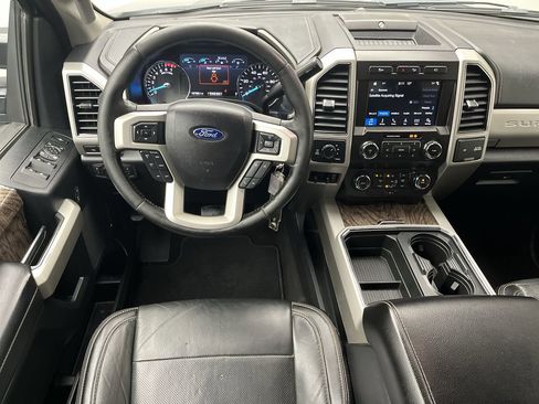 Used 2019 Ford F250 Lariat w/ Chrome Package image 14