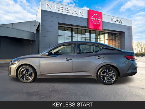 Used 2025 Nissan Sentra SV image 5
