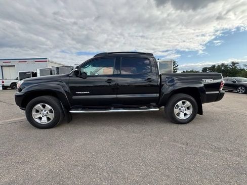 Used 2014 Toyota Tacoma 4x4 Double Cab w/ TRD Sport Package image 4