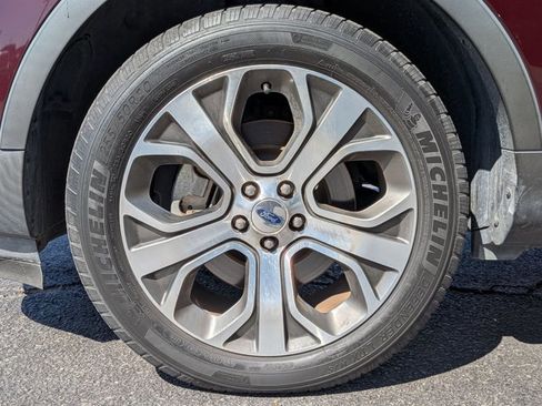 Used 2019 Ford Explorer Limited w/ Limited Luxury Package image 18