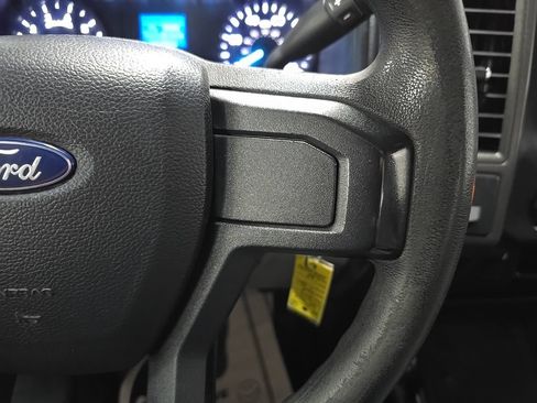 Certified 2019 Ford F350 4x4 Regular Cab DRW Super Duty image 25