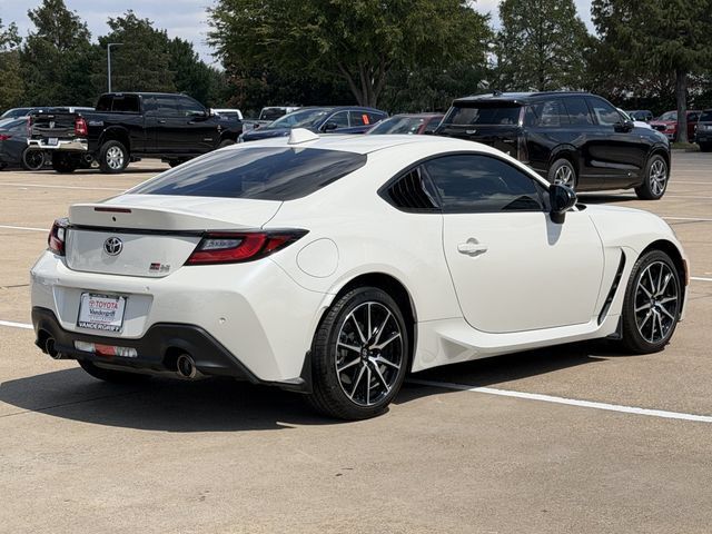 Used 2024 Toyota GR86 RWD image 4