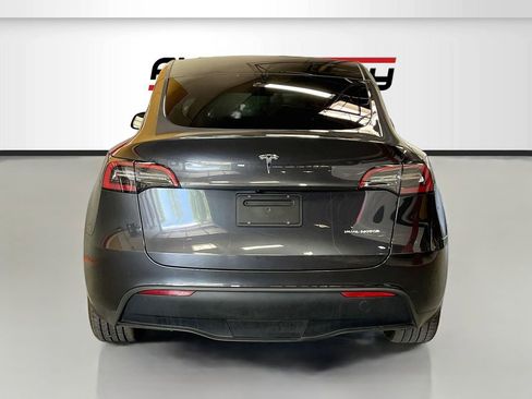 Used 2024 Tesla Model Y Long Range AWD/4WD image 6