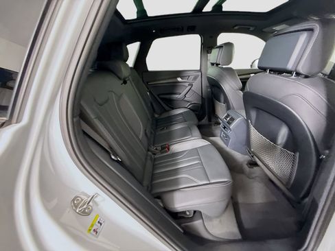 Certified 2025 Audi Q5 e Premium Plus w/ Premium Plus Package image 22