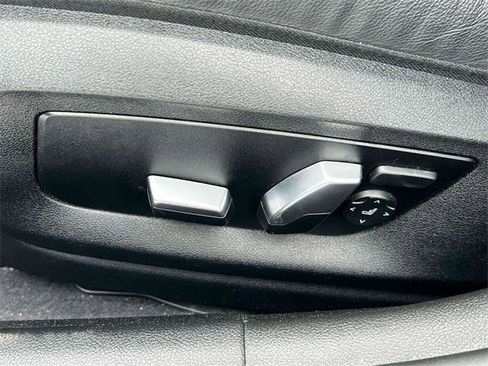 Used 2022 BMW 530i xDrive w/ Convenience Package image 17