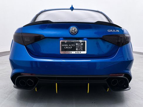 Used 2018 Alfa Romeo Giulia Quadrifoglio w/ Driver Assist Dynamic Package image 18