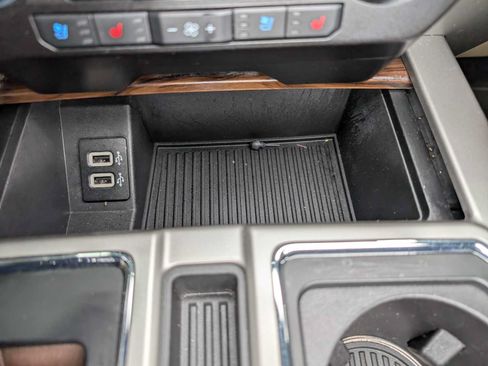Used 2019 Ford F150 Lariat w/ Equipment Group 501A Mid AWD/4WD image 29