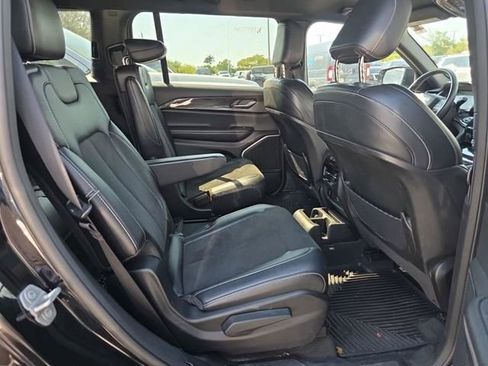 Certified 2022 Jeep Grand Cherokee L Laredo image 7