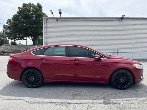 Used 2016 Ford Fusion SE w/ Equipment Group 202A FWD image 5
