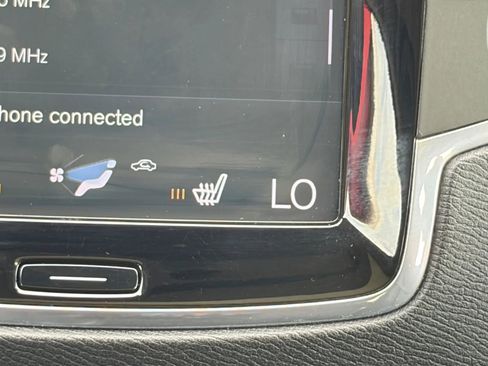 Used 2019 Volvo XC90 T5 Momentum image 27