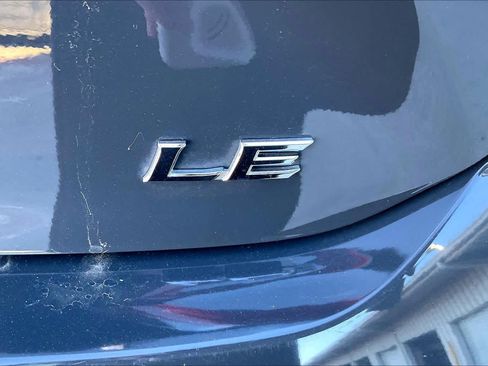 Used 2025 Toyota Camry LE image 10