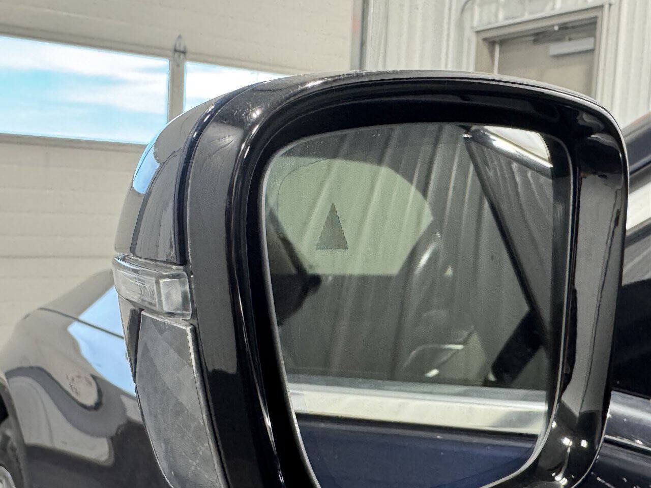 Used 2019 BMW 750i xDrive w/ Executive Package AWD/4WD image 5
