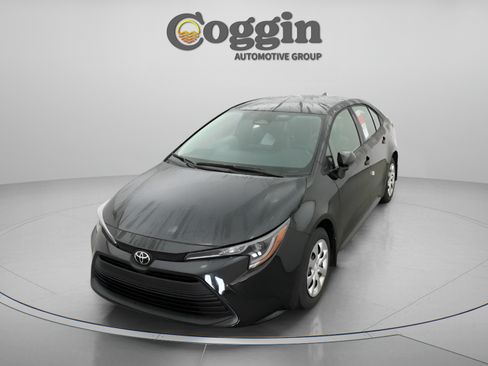 Used 2026 Toyota Corolla LE FWD image 32