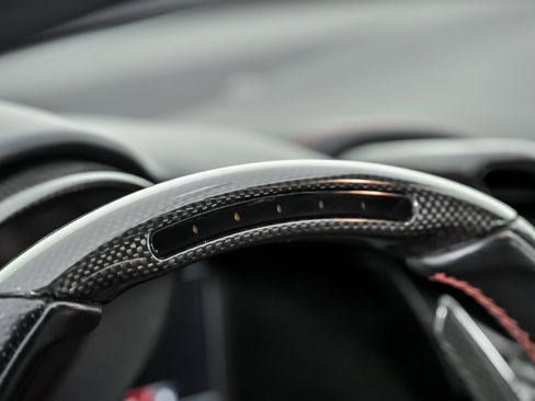 Used 2018 Ferrari 488 Spider image 31