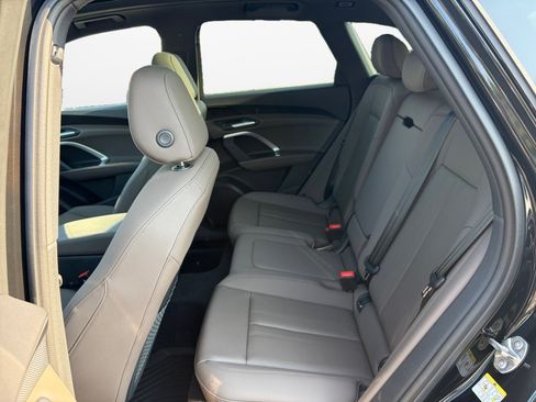 Used 2025 Audi Q5 Premium w/ Convenience Package AWD/4WD image 13
