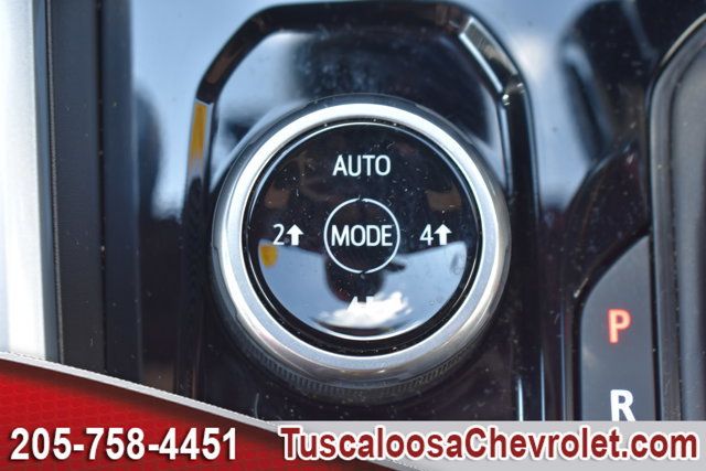 Used 2025 Chevrolet Colorado Z71 w/ Technology Package AWD/4WD image 40