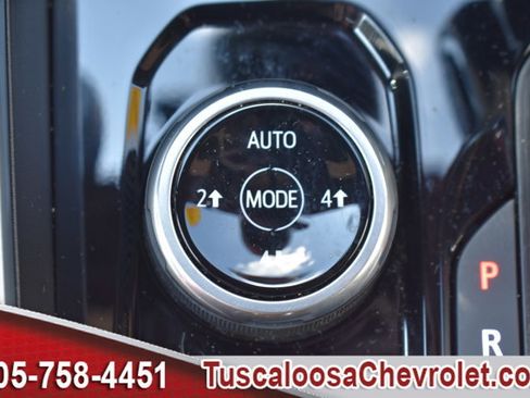 Used 2025 Chevrolet Colorado Z71 w/ Technology Package AWD/4WD image 40
