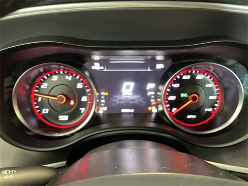 Used 2019 Dodge Charger SXT image 21