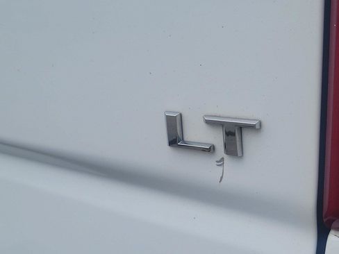 Used 2023 Chevrolet Silverado 1500 LT AWD/4WD image 10