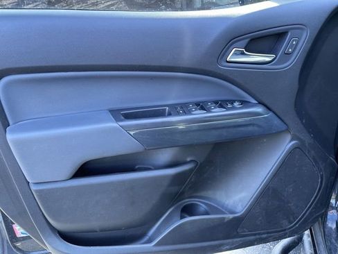 Used 2021 Chevrolet Colorado Z71 w/ Z71 Midnight Edition image 19