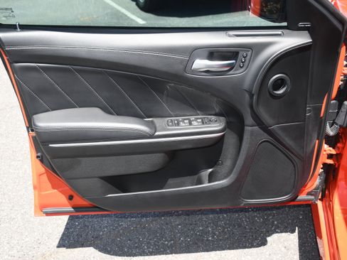 Used 2022 Dodge Charger R/T w/ Plus Group RWD image 10