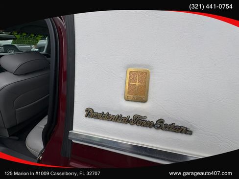 Used 1998 Lincoln Town Car Executive RWD image 25