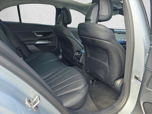 Used 2025 Mercedes-Benz E 450 4MATIC Sedan image 11