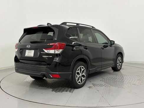 Used 2019 Subaru Forester Premium AWD/4WD image 9