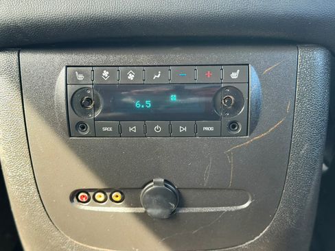 Used 2013 Chevrolet Tahoe LTZ image 30