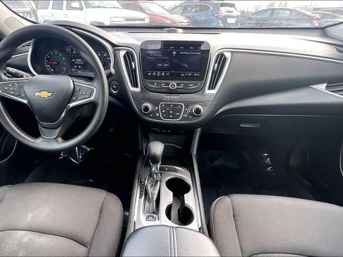 Used 2023 Chevrolet Malibu LT image 9