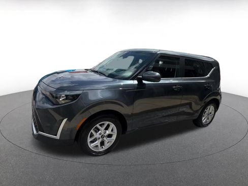 Used 2025 Kia Soul LX w/ LX Technology Package FWD image 7