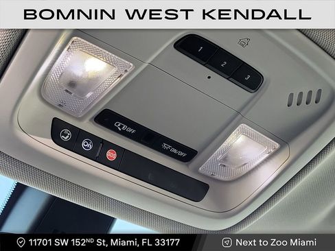 Used 2018 Chevrolet Traverse LT image 23