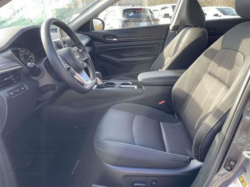 Used 2024 Nissan Altima 2.5 SV image 15