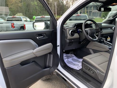 New 2026 Chevrolet Colorado ZR2 w/ Technology Package AWD/4WD image 8