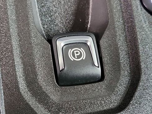 Certified 2024 Chevrolet Colorado W/T image 16