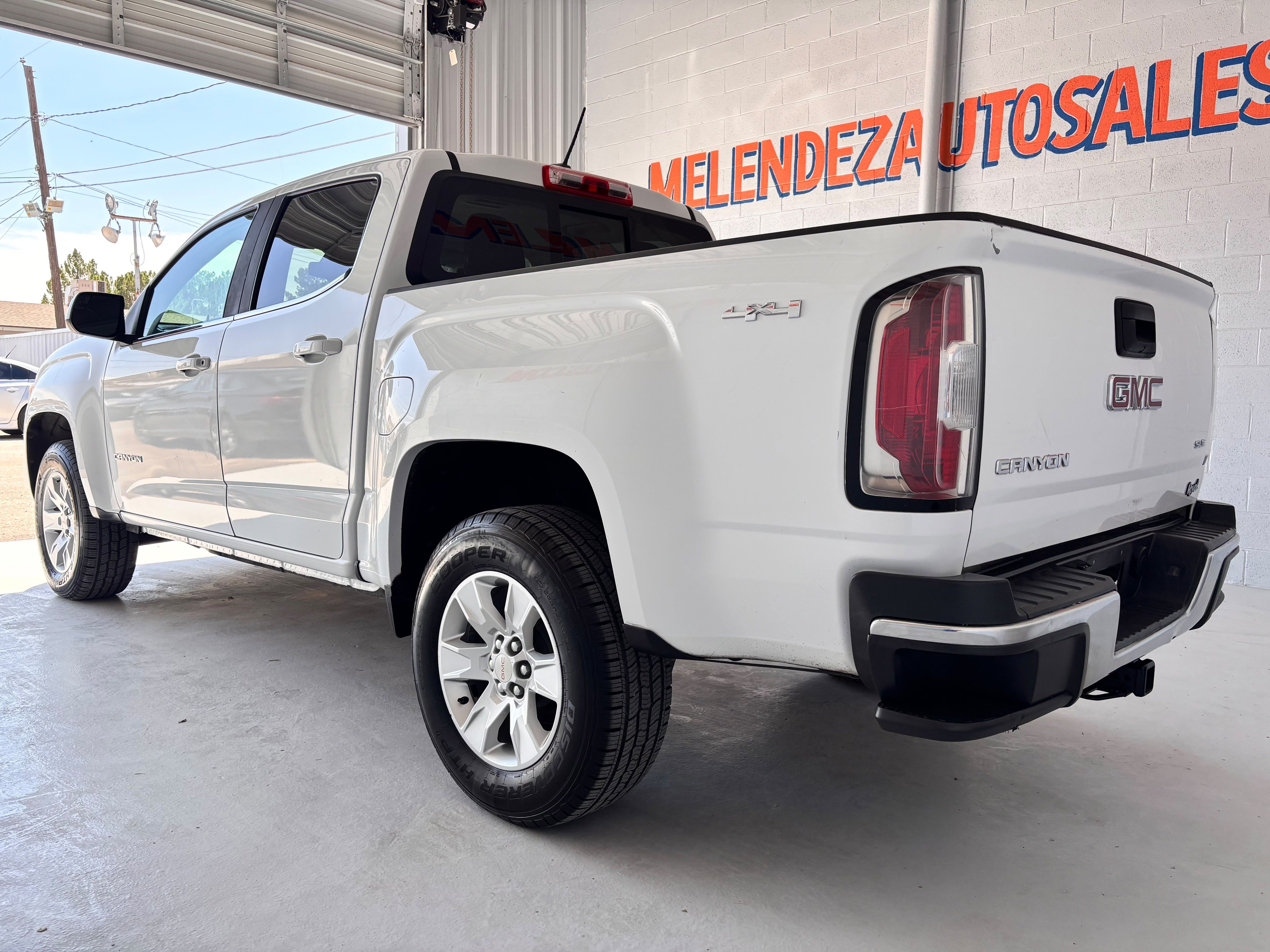 Used 2017 GMC Canyon SLE w/ SLE Convenience Package AWD/4WD image 3
