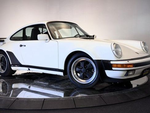 Used 1989 Porsche 911 Carrera RWD image 15