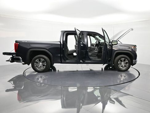 Certified 2025 GMC Sierra 1500 SLT image 48